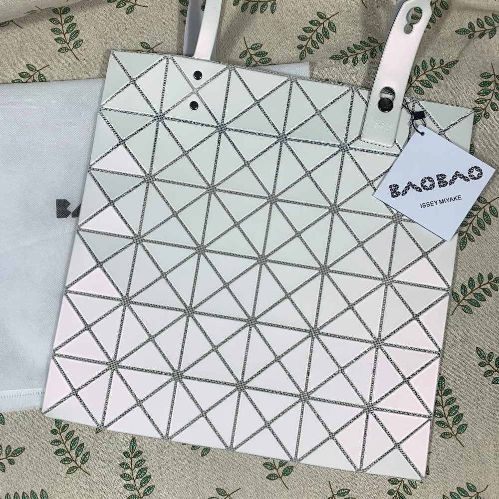 NWT Baby Issey Miyake Life Handbag Metal White